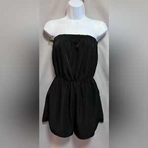 Forever 21 Women’s Black  Tube Top‎ Romper Pockets Size Small